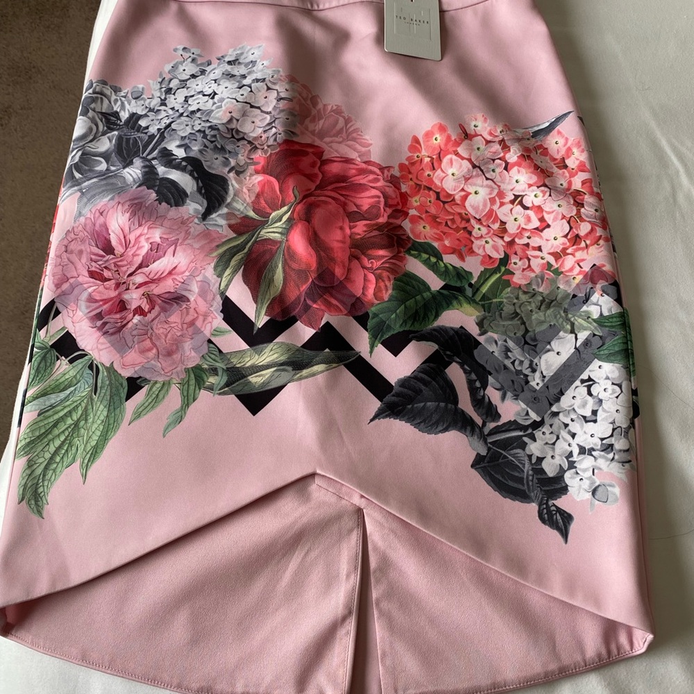 NEW TED BEKER. Pencil Skirt
